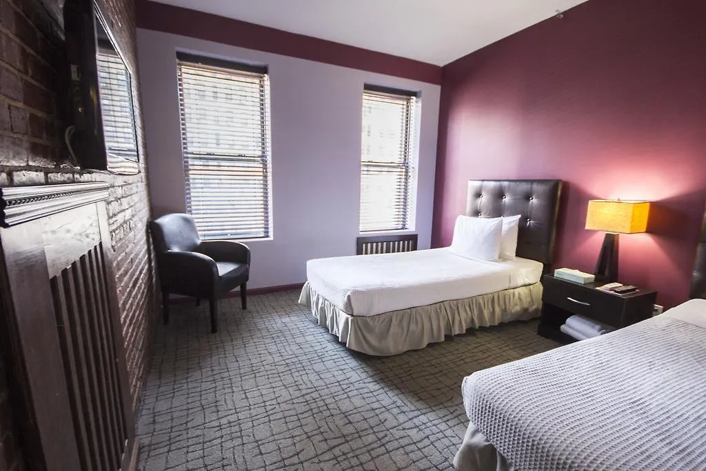 Broadway Hotel & Hostel-1